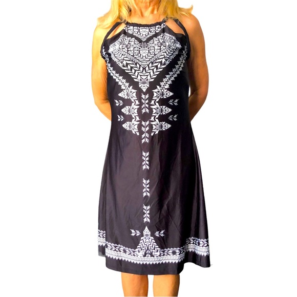 Ladies spaghetti strap summer dress size M Black white pattern on front silky - Picture 1 of 4